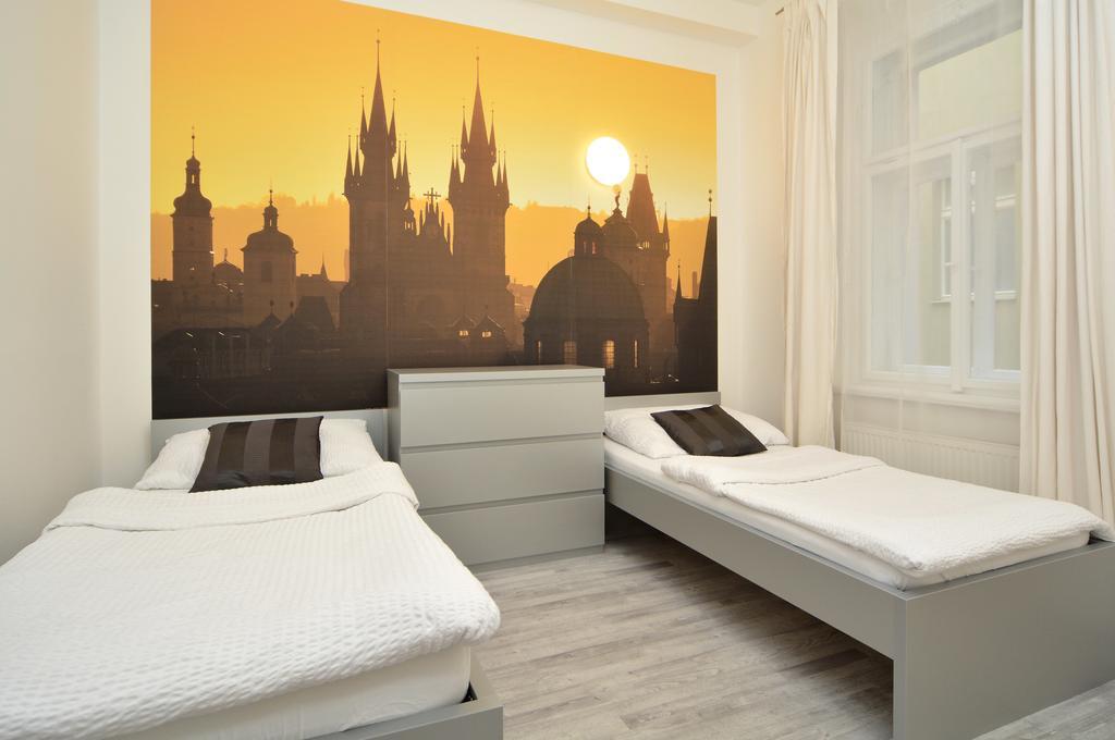Navratilova * Prag